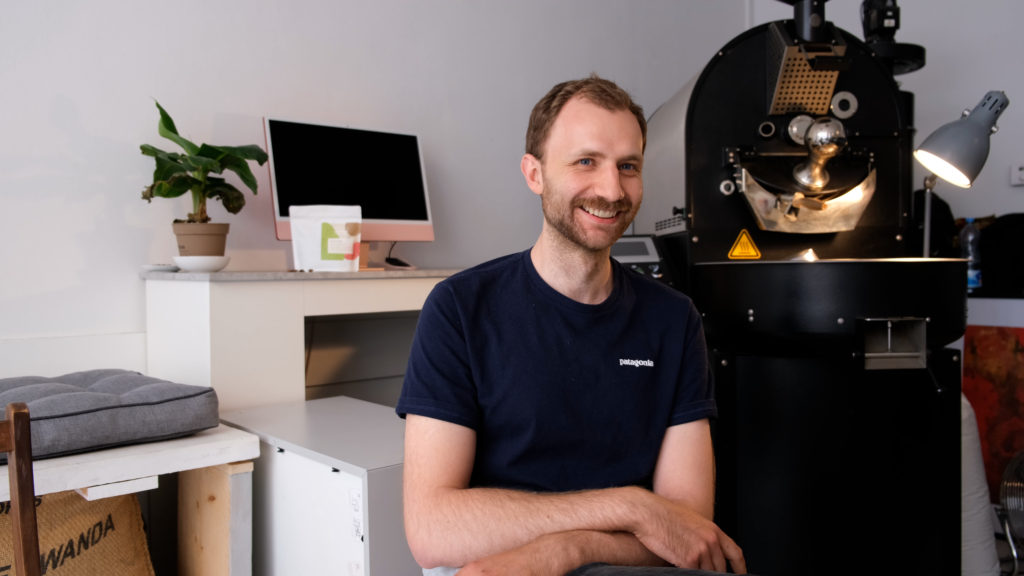 An interesting conversation with Francis Bratz-Lersch, one of the roasters and owner of We Roast Coffee in Berlin. Francis shares with us his opinion about Kenyan coffees, specialty coffee and what he likes about wertkaffee.